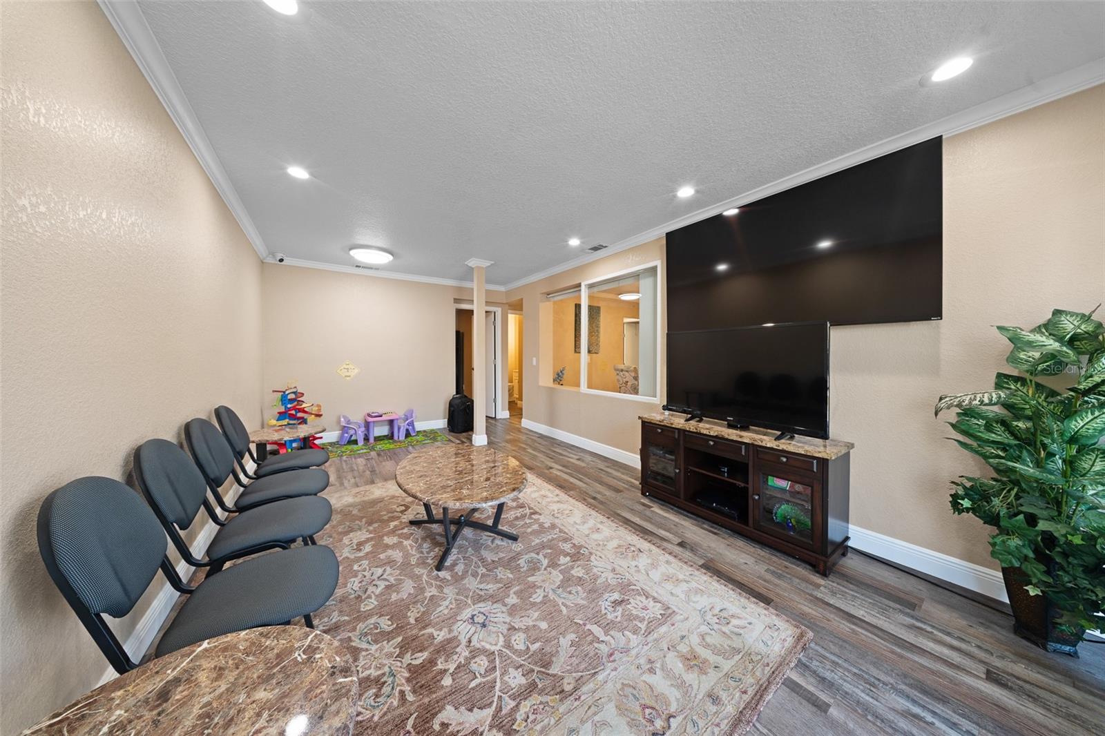 Image 6 of 27 For 2750 Volusia Avenue