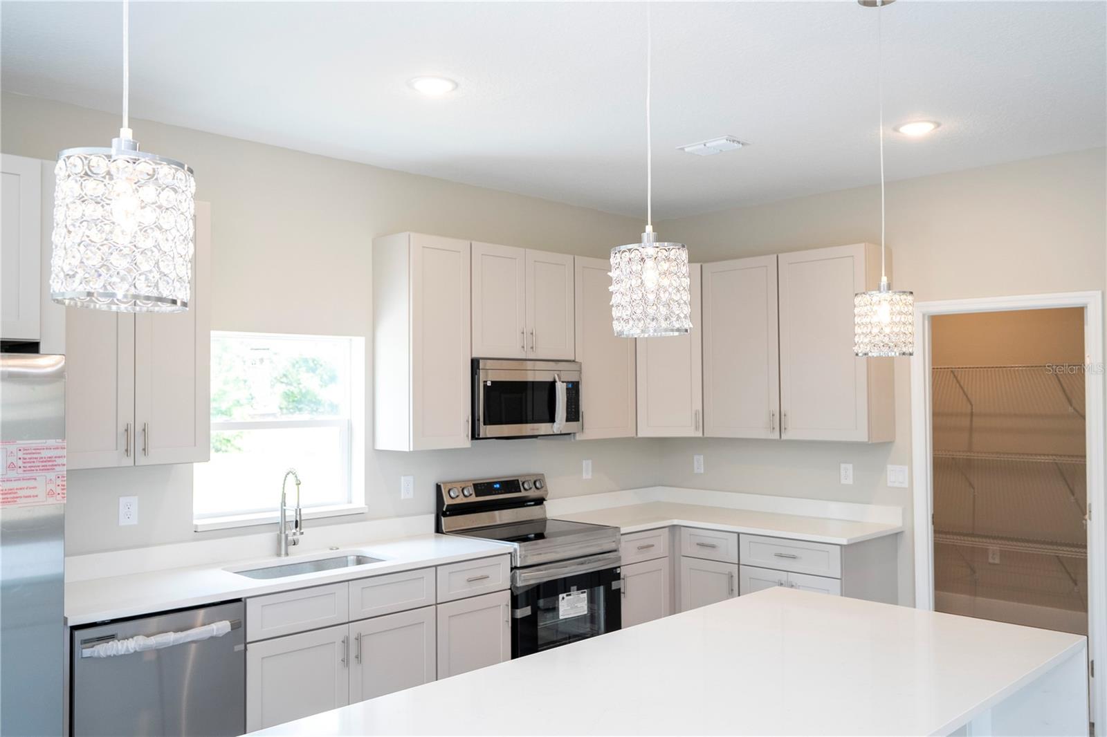 Image 14 of 34 For 7916 Granada Rd