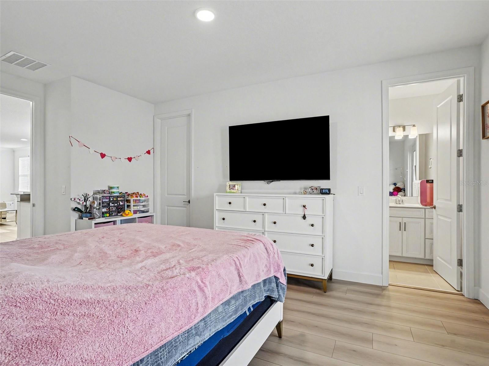 Image 33 of 55 For 2612 Ravencliffe Terrace