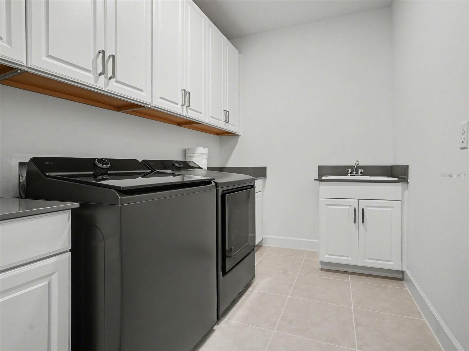 Image 42 of 55 For 2612 Ravencliffe Terrace