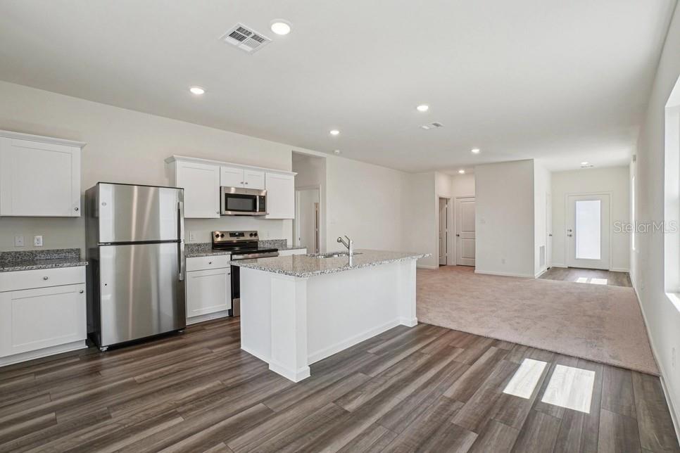 Image 5 of 9 For 2006 Hemingway Circle