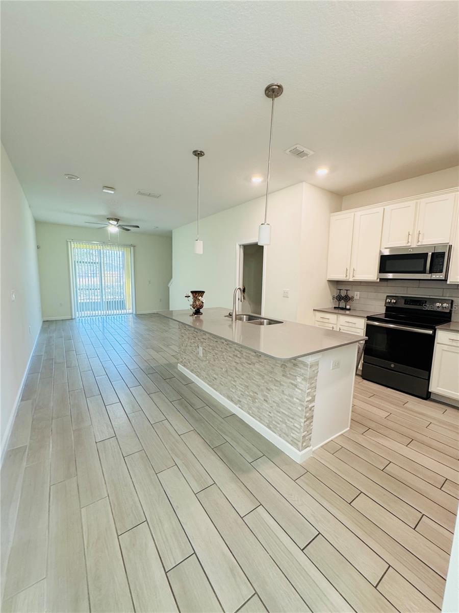 Image 5 of 24 For 9884 Red Eagle Drive