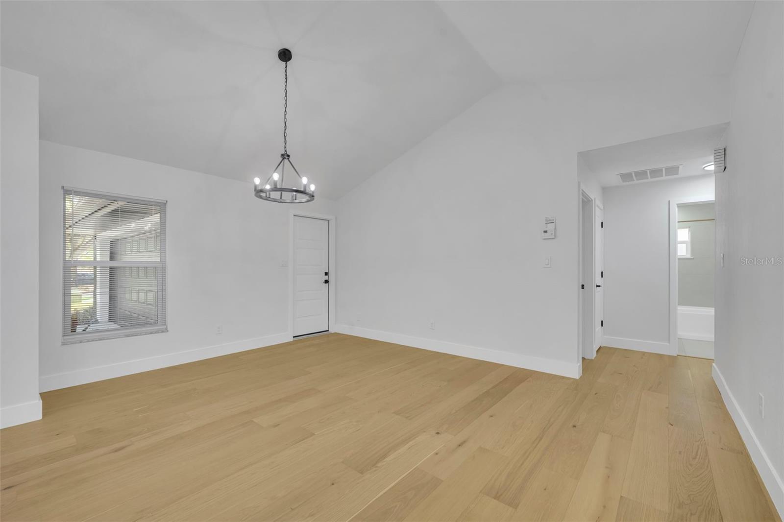 Image 11 of 40 For 1317 Medinah Court