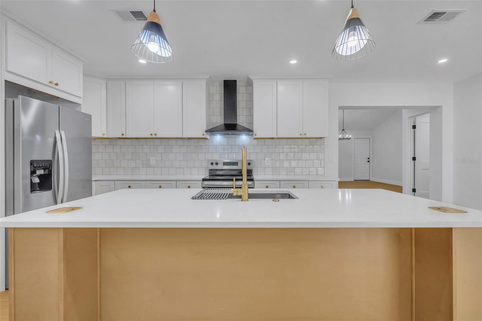 Image 15 of 40 For 1317 Medinah Court