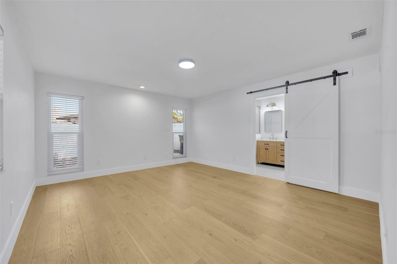 Image 23 of 40 For 1317 Medinah Court