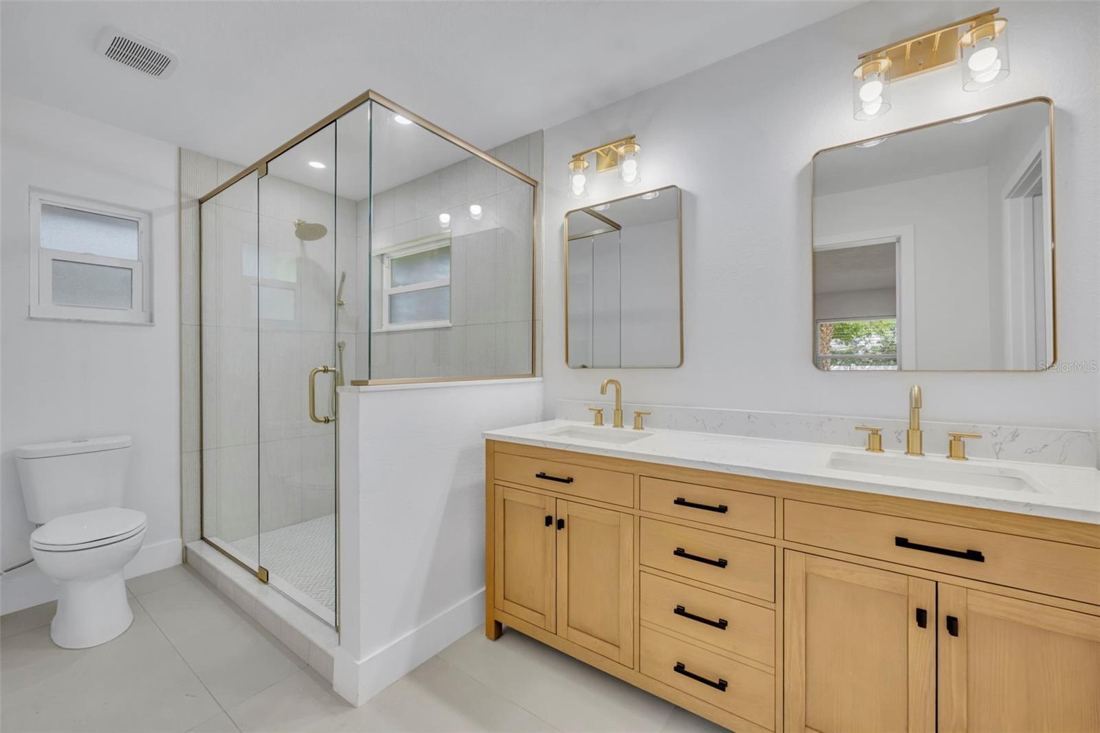 Image 25 of 40 For 1317 Medinah Court