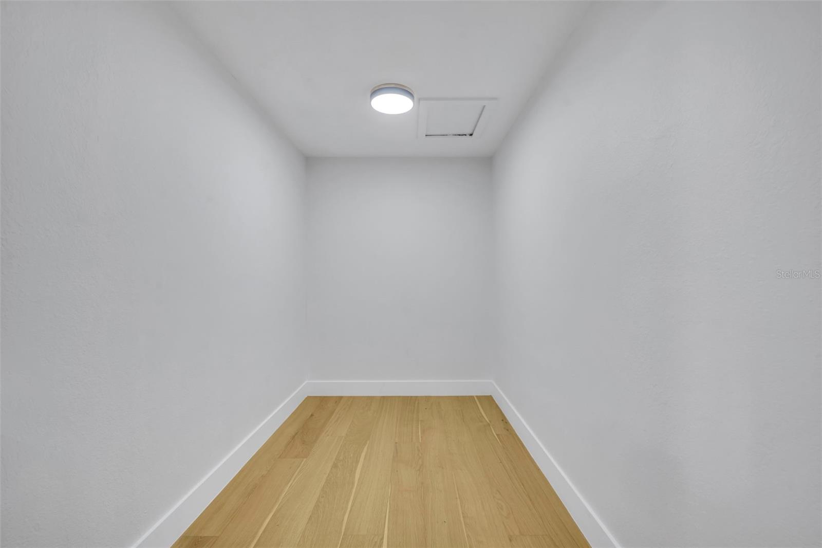 Image 28 of 40 For 1317 Medinah Court