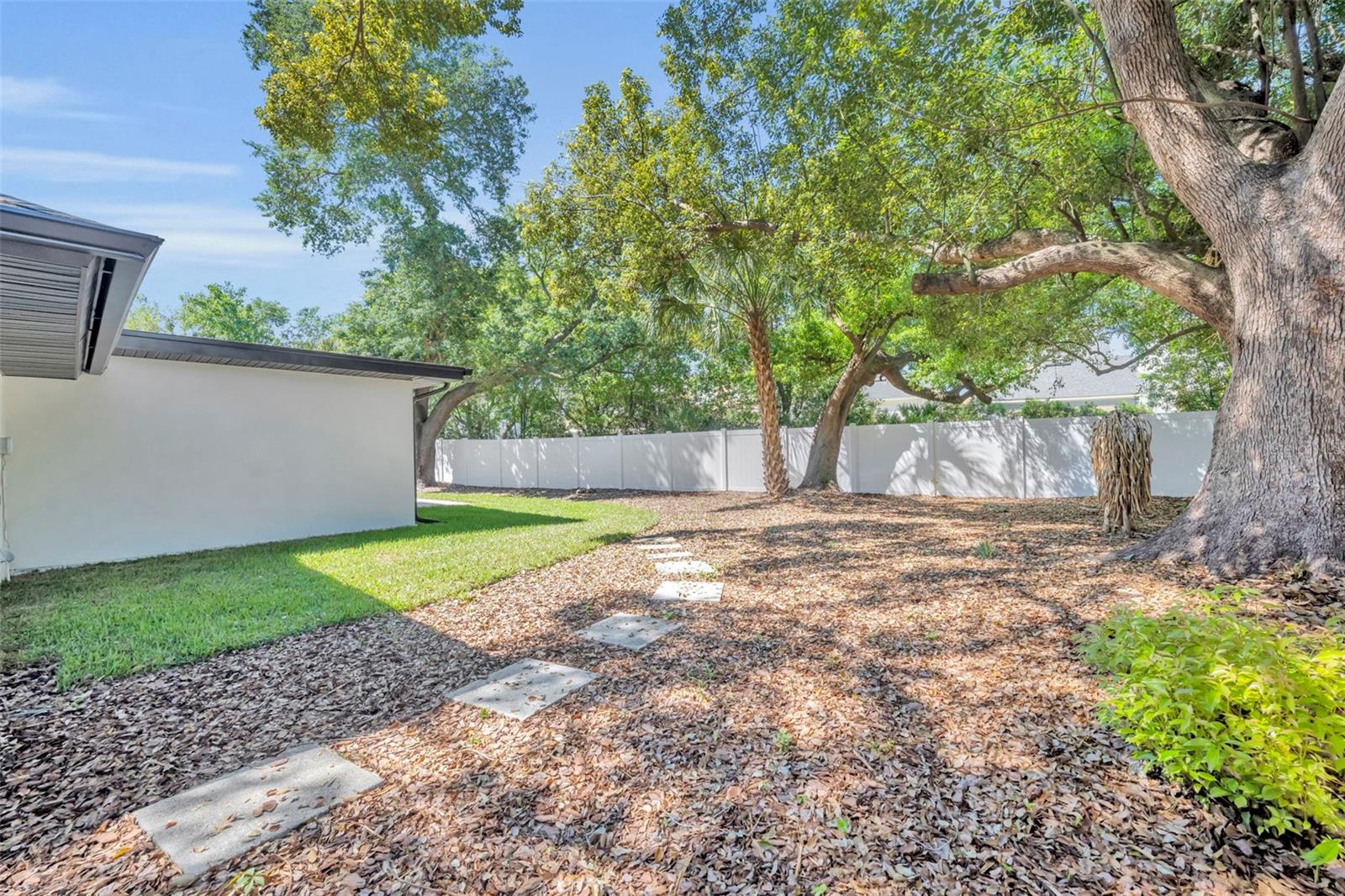 Image 39 of 40 For 1317 Medinah Court