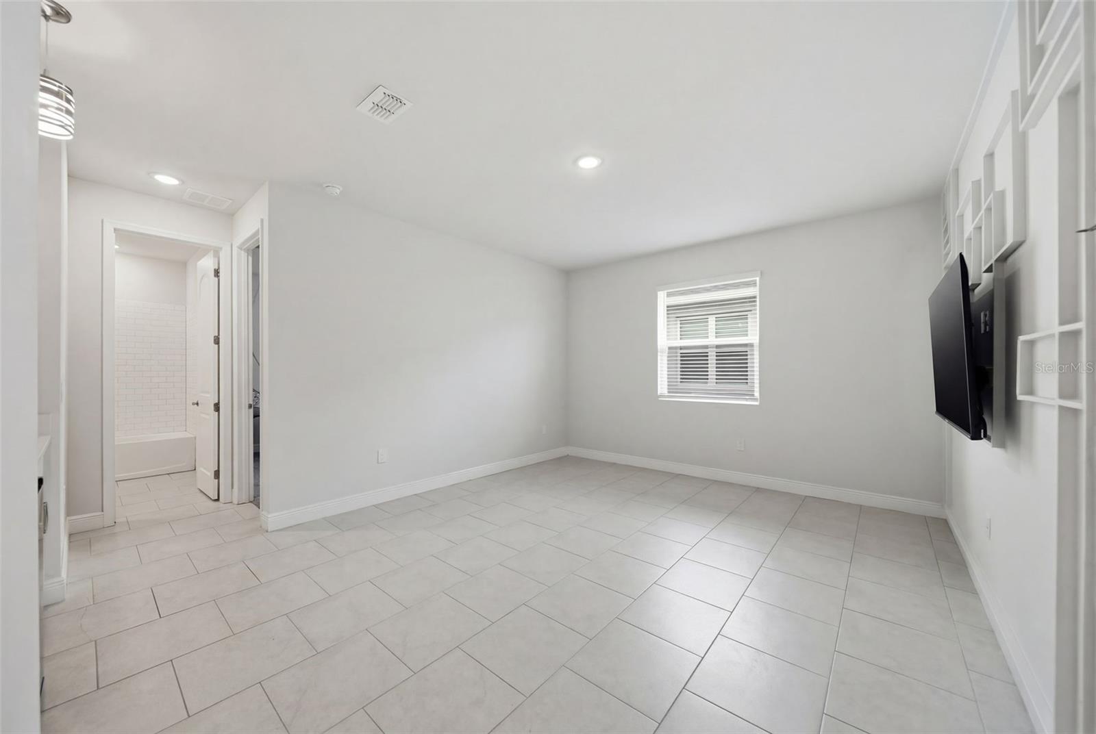 Image 11 of 31 For 1120 Mattie Pointe Boulevard