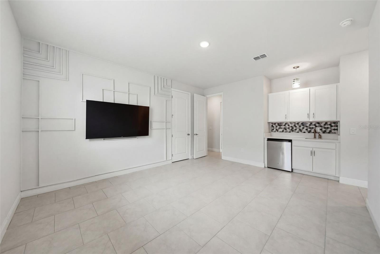 Image 14 of 31 For 1120 Mattie Pointe Boulevard