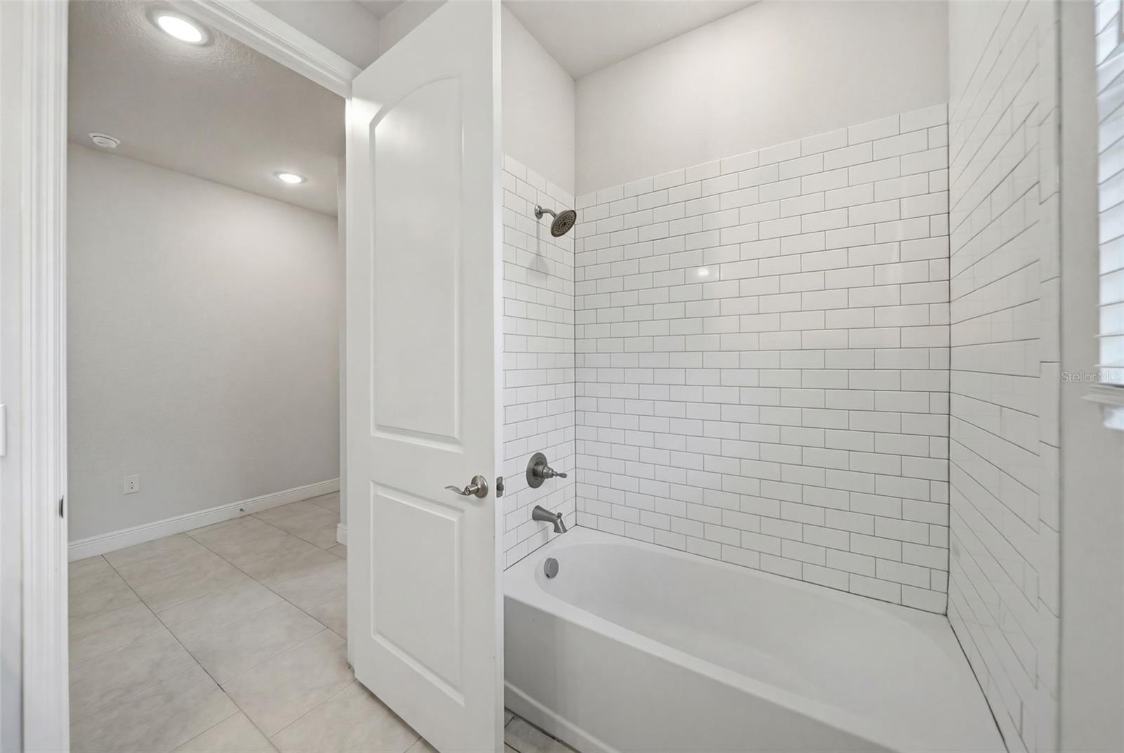 Image 19 of 31 For 1120 Mattie Pointe Boulevard