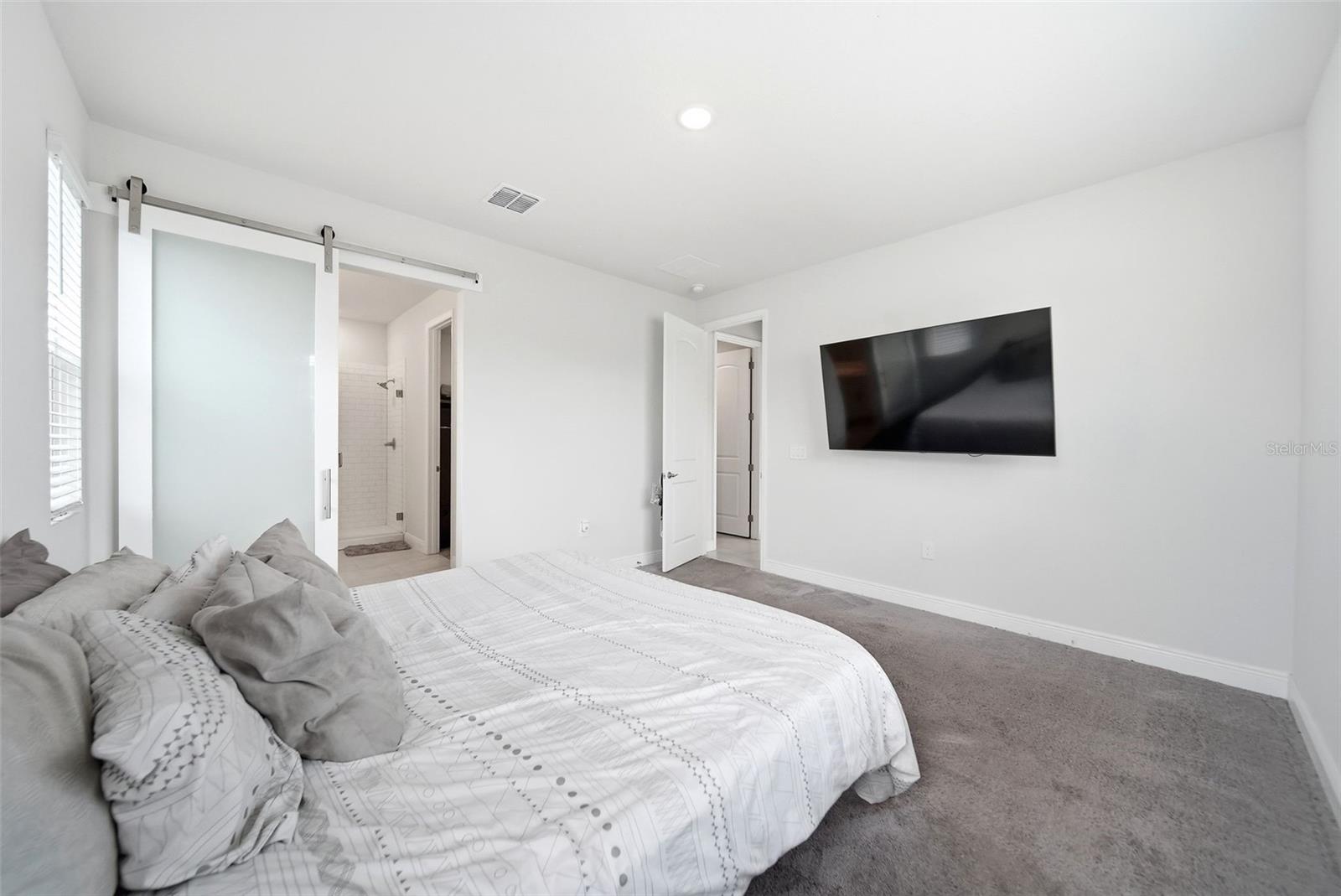 Image 20 of 31 For 1120 Mattie Pointe Boulevard