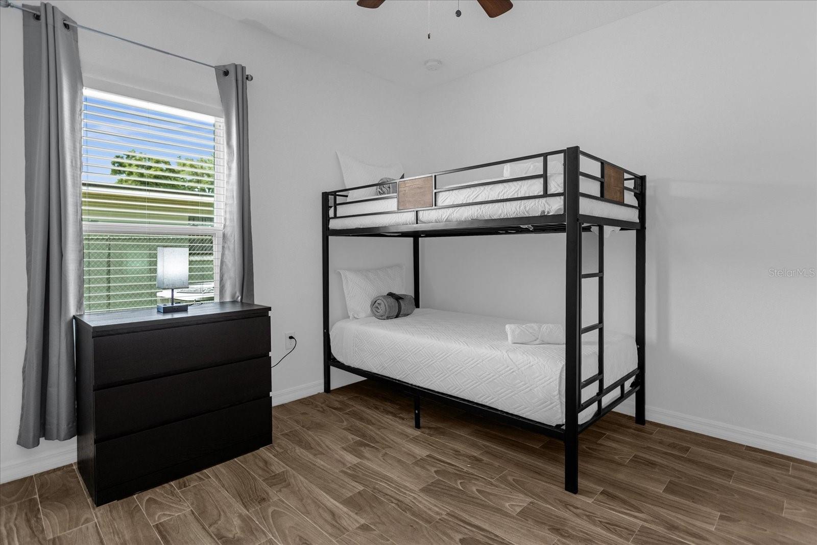 Image 15 of 17 For 97 Goldwyn Avenue