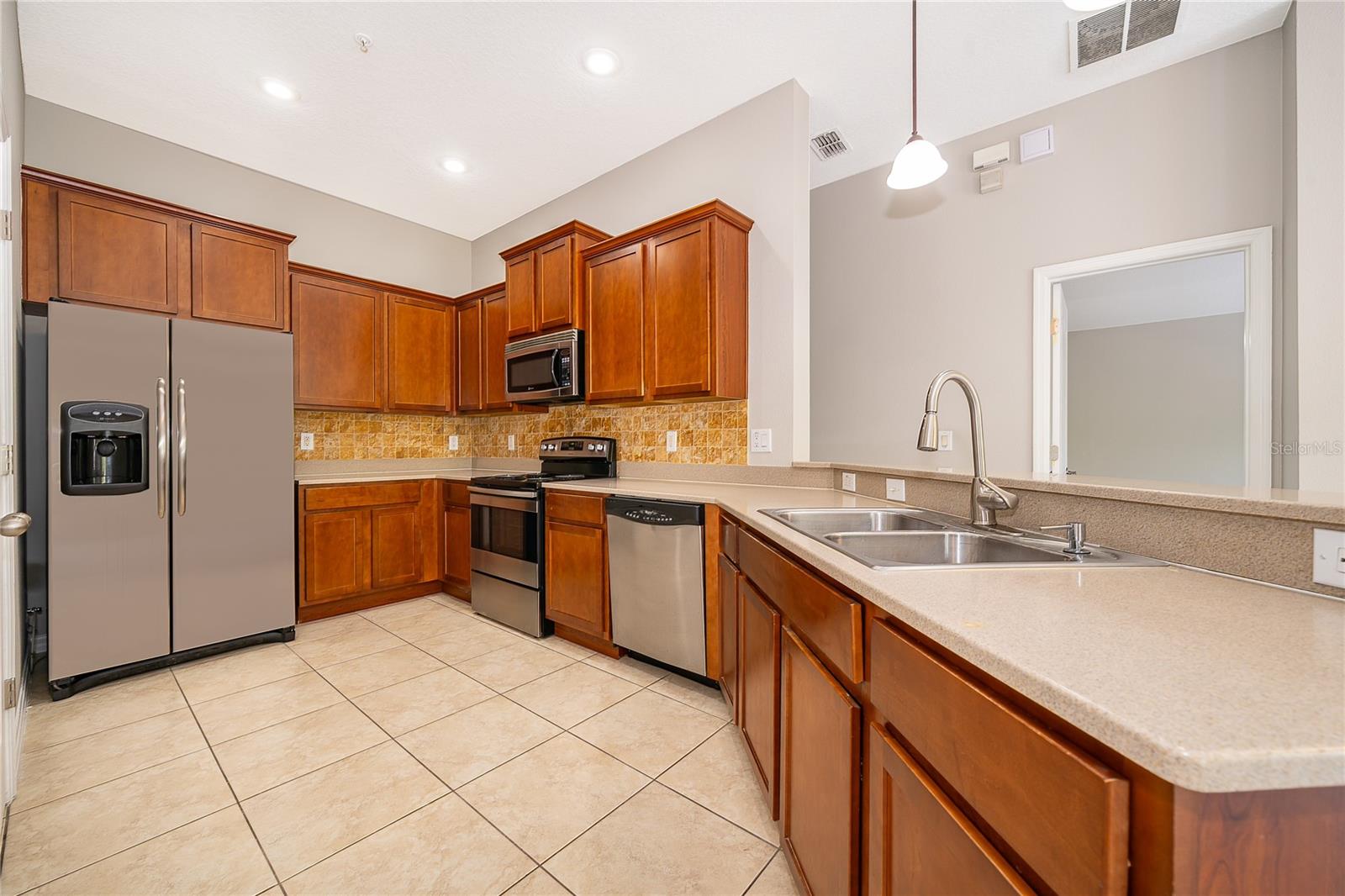 Image 11 of 22 For 10888 Eclipse Lily Way 62a