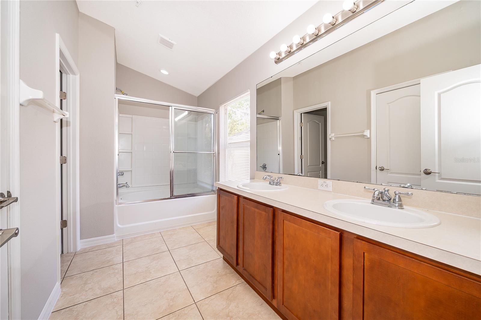 Image 14 of 22 For 10888 Eclipse Lily Way 62a