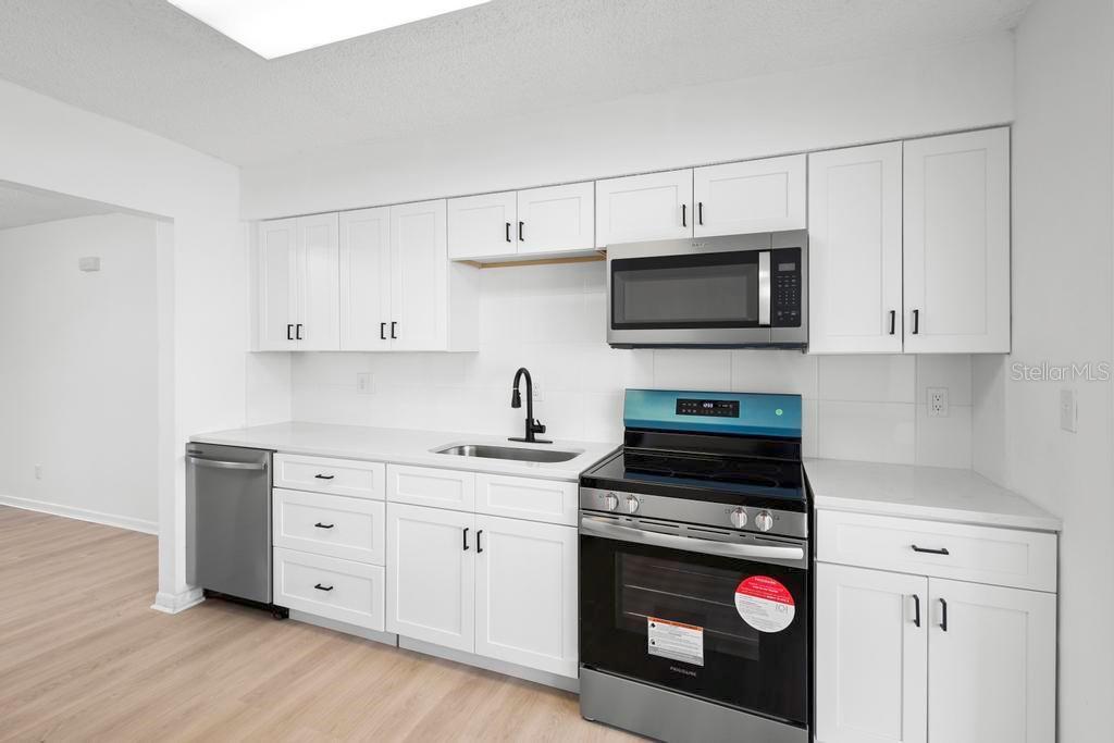 Image 12 of 42 For 11200 102nd Avenue 74