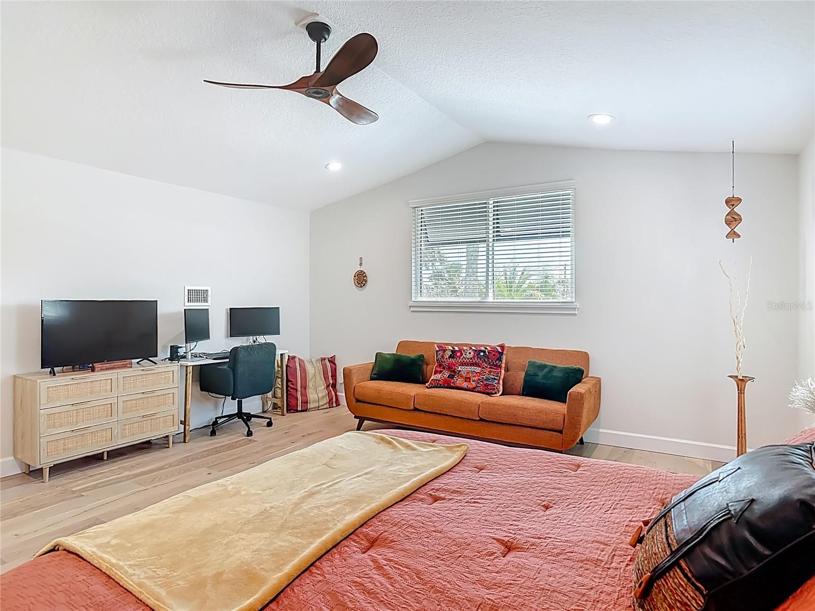 Image 14 of 43 For 214 Condict Drive