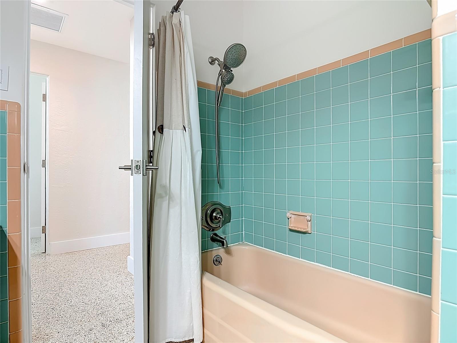 Image 22 of 43 For 214 Condict Drive