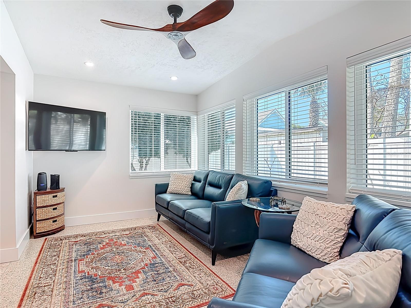 Image 31 of 43 For 214 Condict Drive