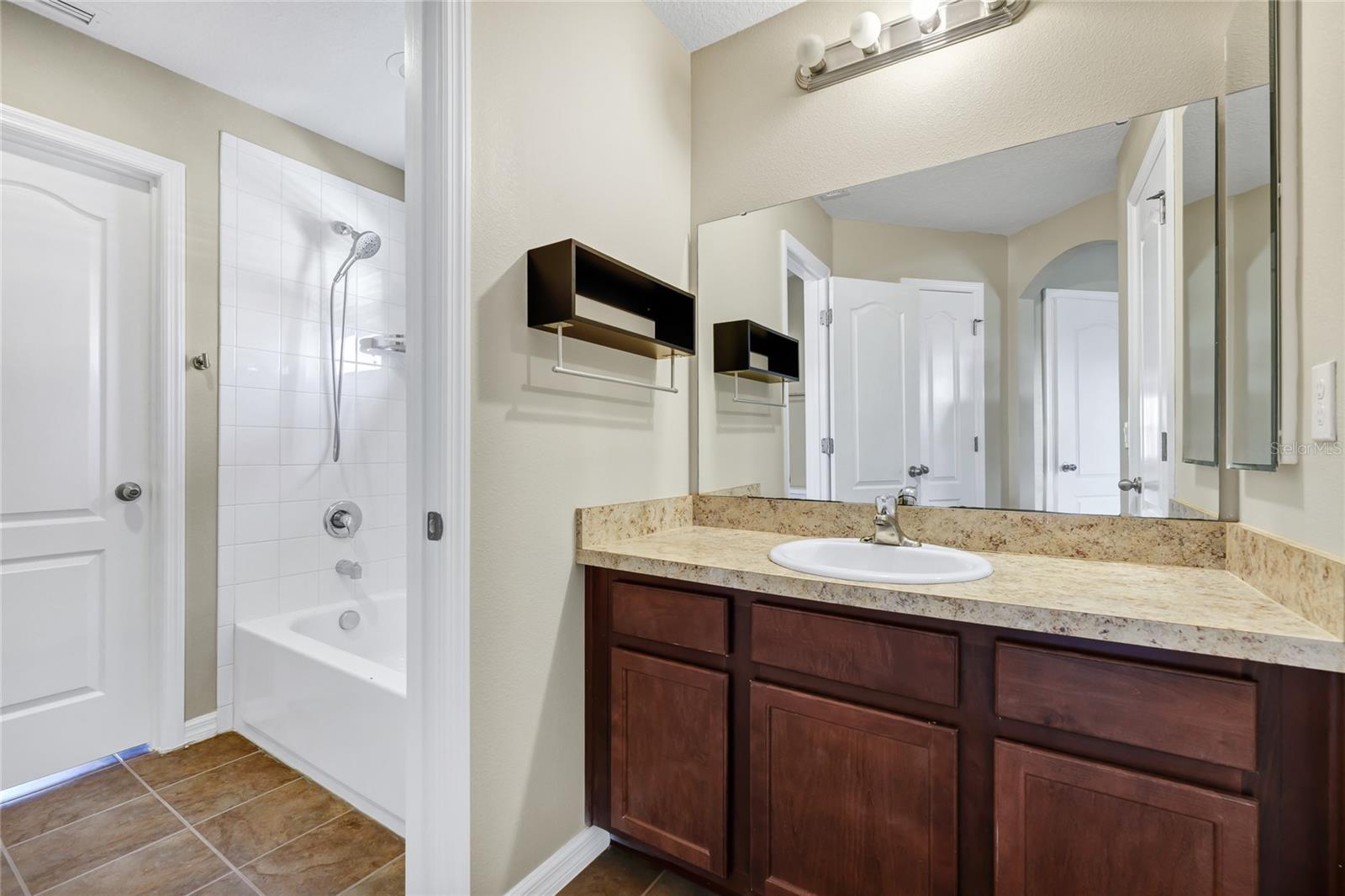 Image 13 of 20 For 15558 Sandfield Loop