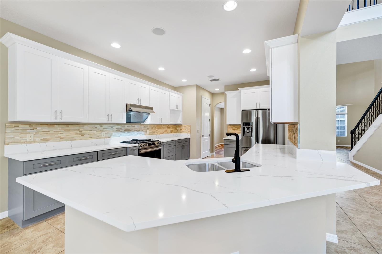 Image 2 of 20 For 15558 Sandfield Loop