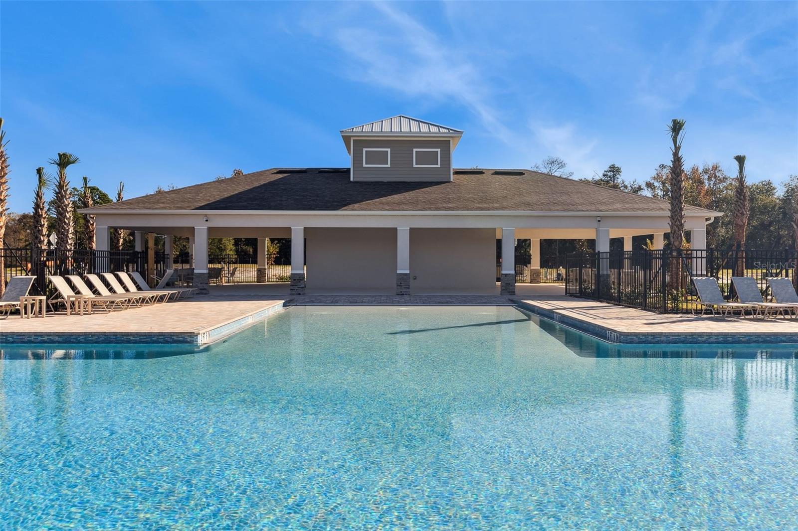 Image 21 of 35 For 1092 Morfontaine Street