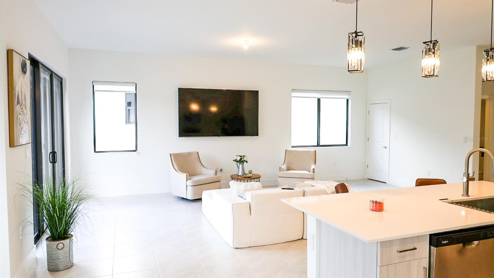 Listing photo id 10 for 5868 Agostino Way