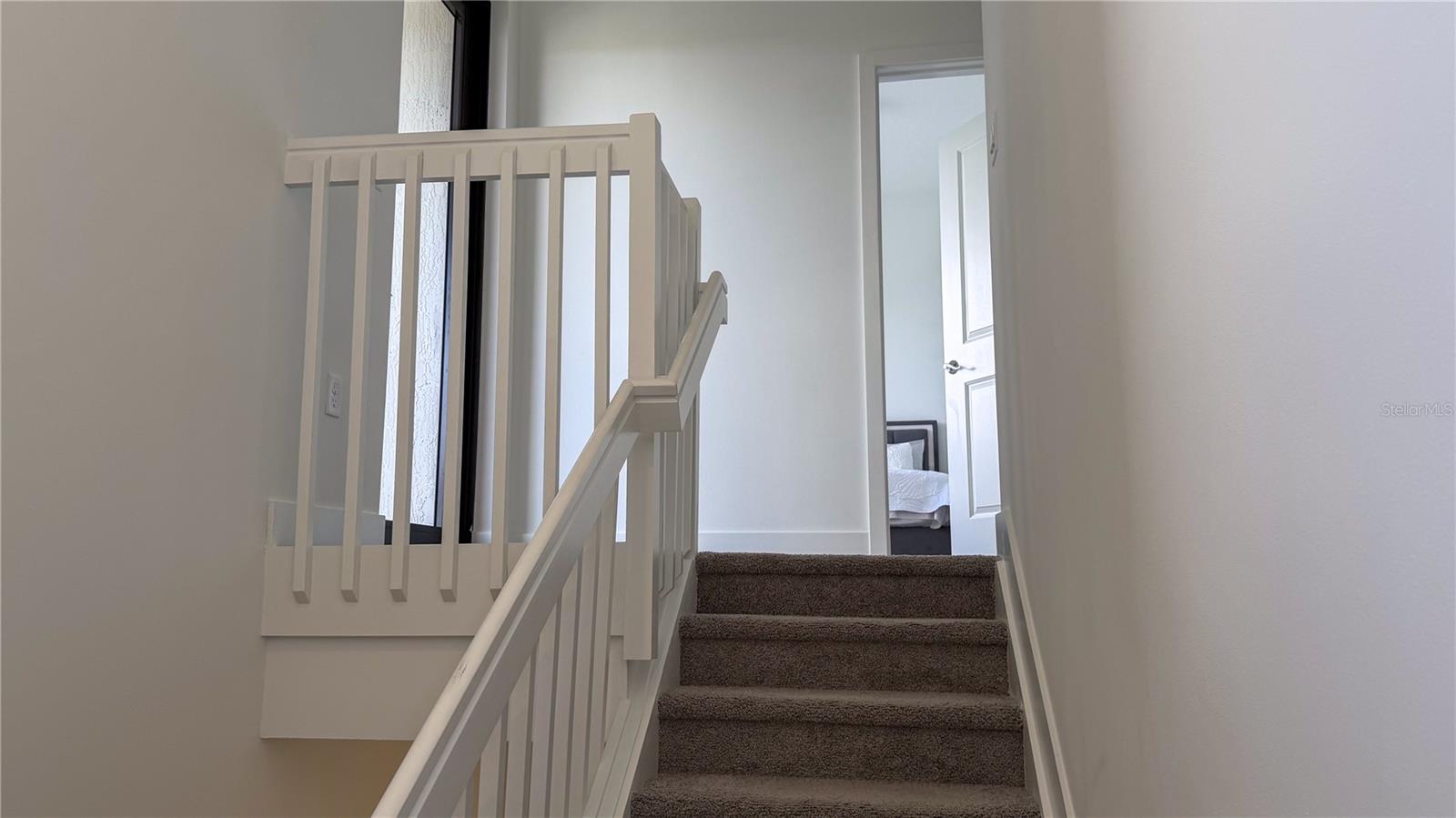 Listing photo id 13 for 5868 Agostino Way