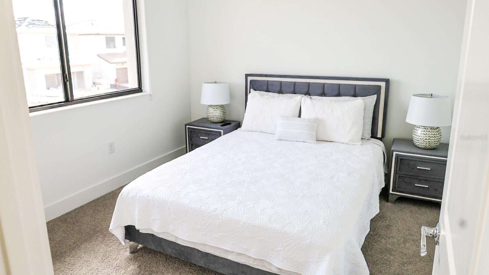 Listing photo id 15 for 5868 Agostino Way