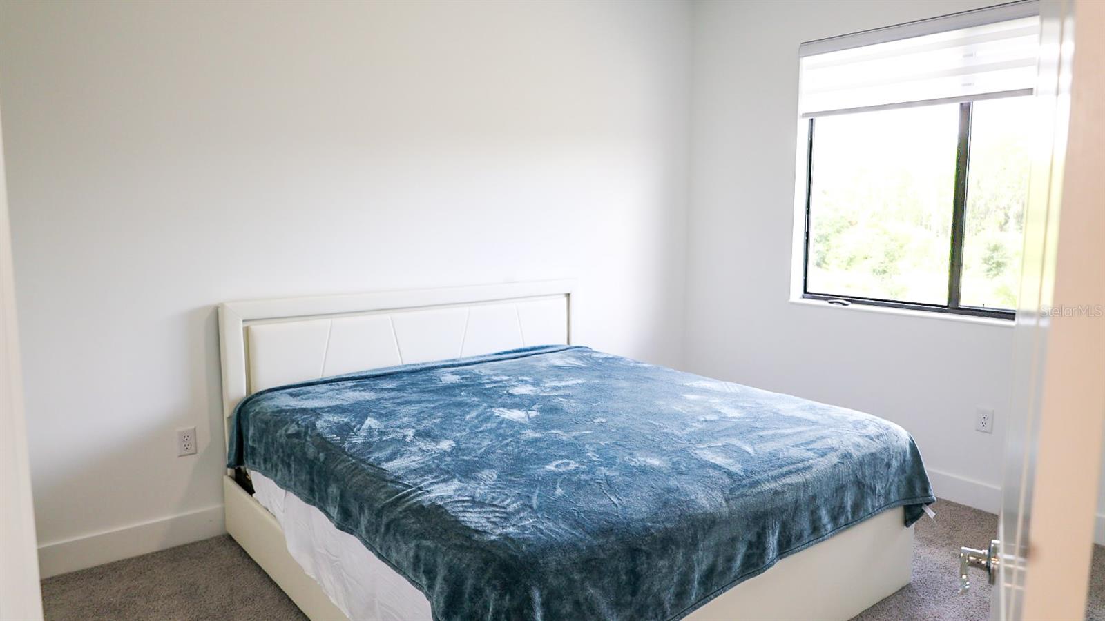 Listing photo id 21 for 5868 Agostino Way