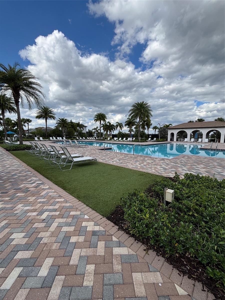 Listing photo id 36 for 5868 Agostino Way
