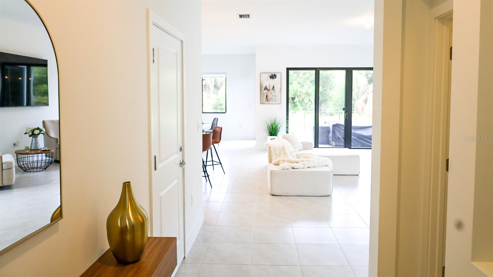 Listing photo id 2 for 5868 Agostino Way
