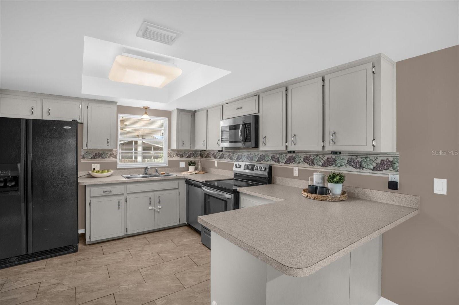 Image 11 of 40 For 606 Iris Street