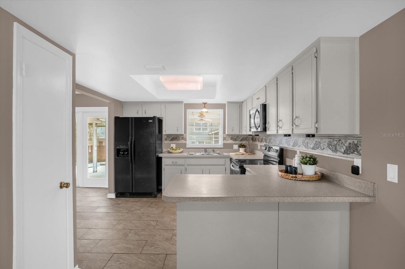 Image 12 of 40 For 606 Iris Street