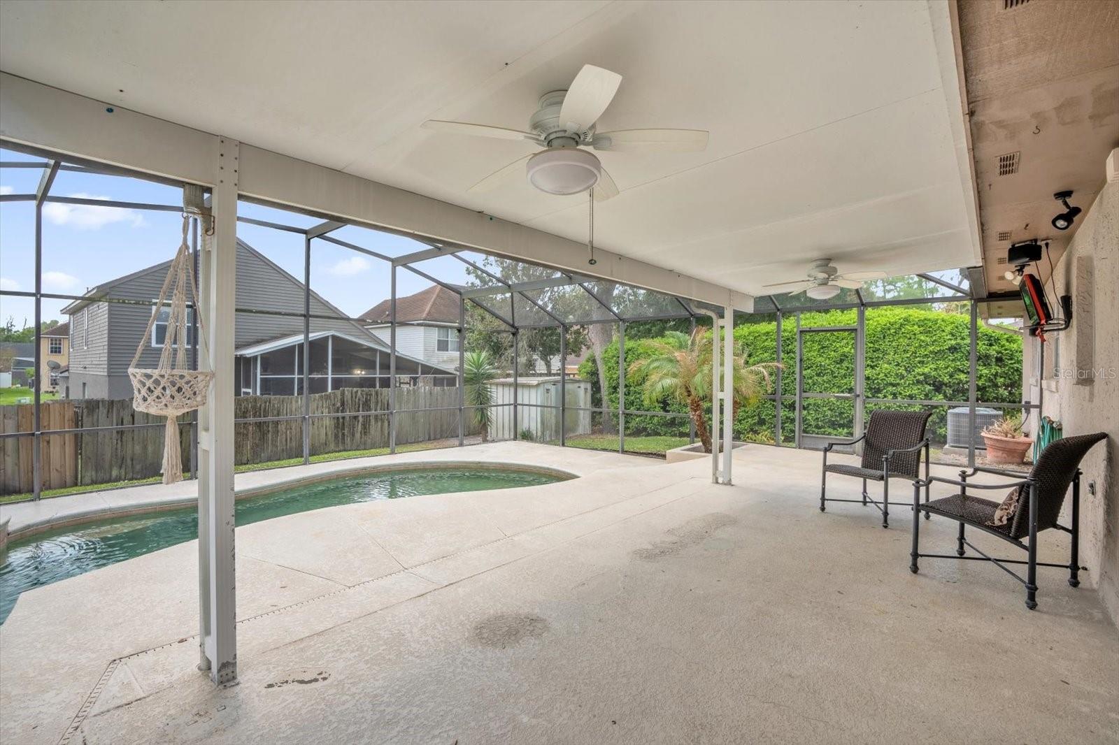 Image 23 of 40 For 606 Iris Street