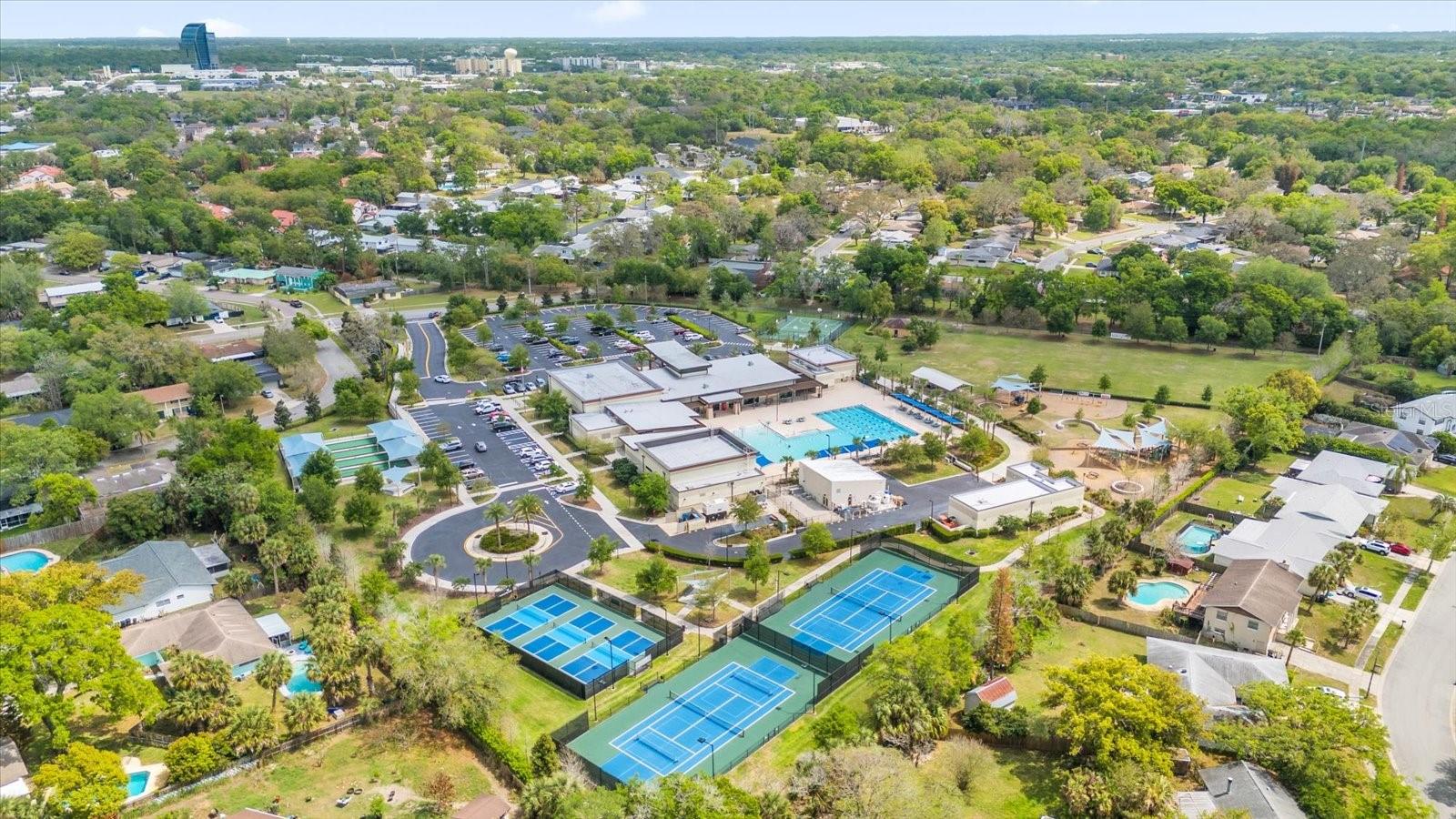 Image 31 of 40 For 606 Iris Street