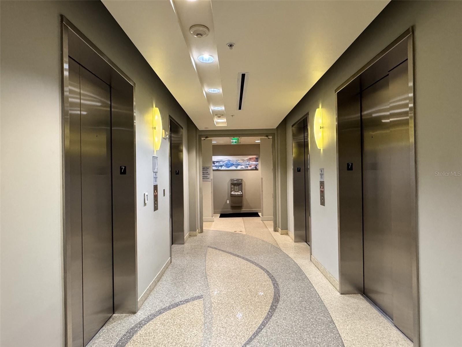 Image 15 of 30 For 150 Robinson Street 701