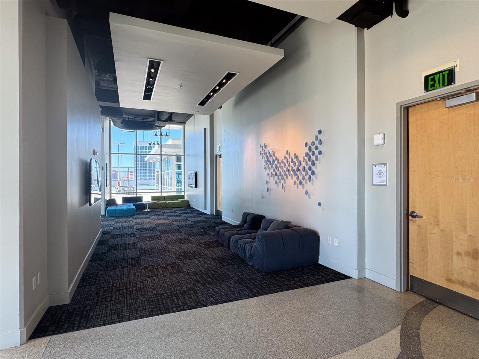 Image 18 of 30 For 150 Robinson Street 701