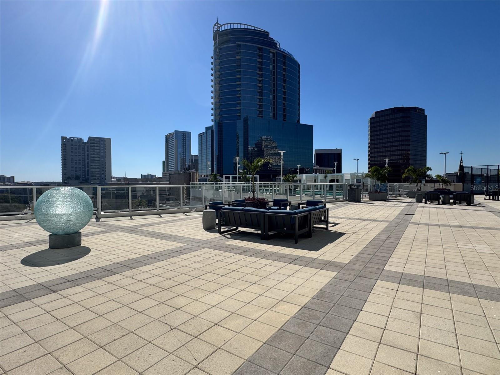 Image 20 of 30 For 150 Robinson Street 701