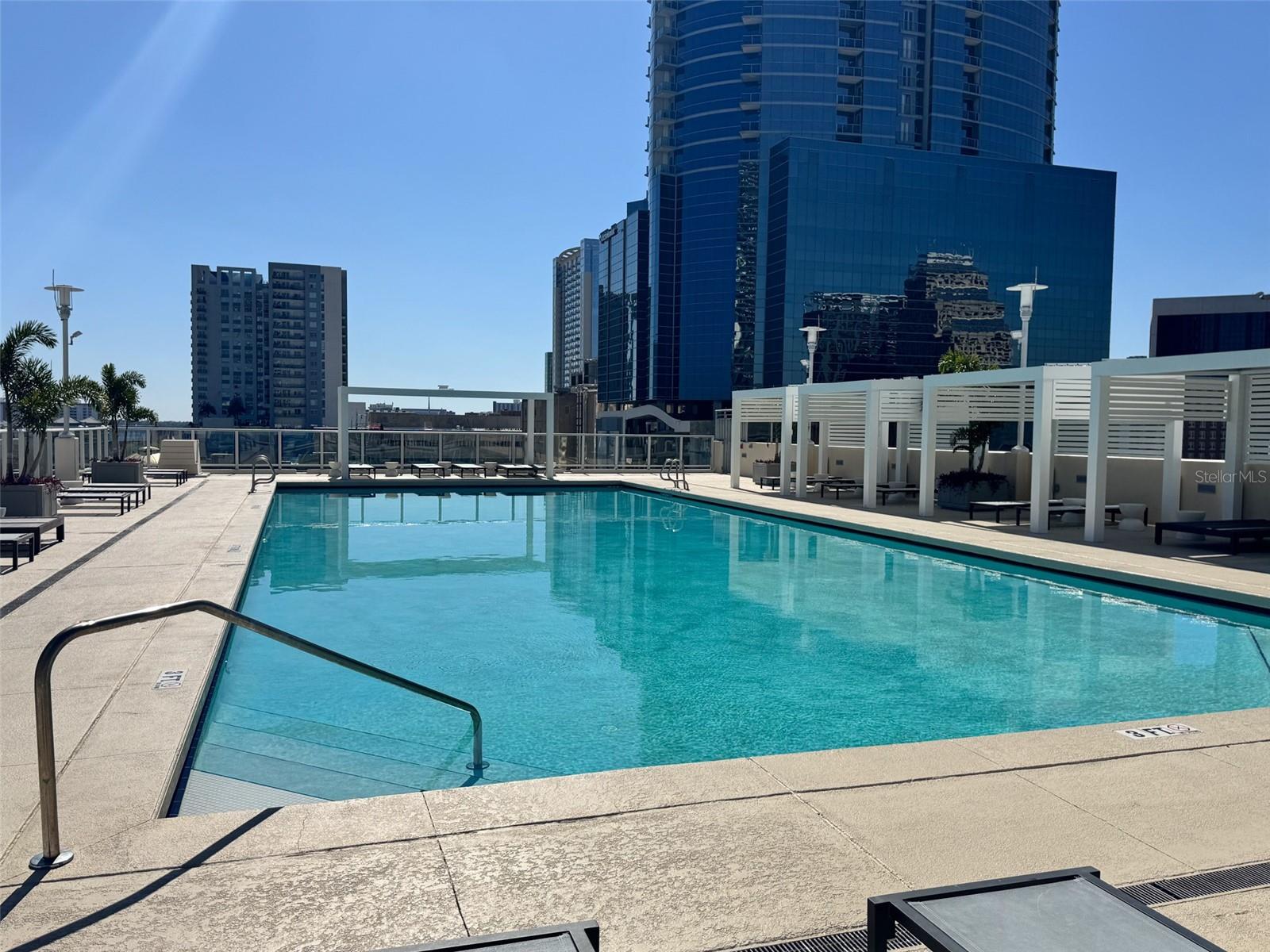 Image 22 of 30 For 150 Robinson Street 701