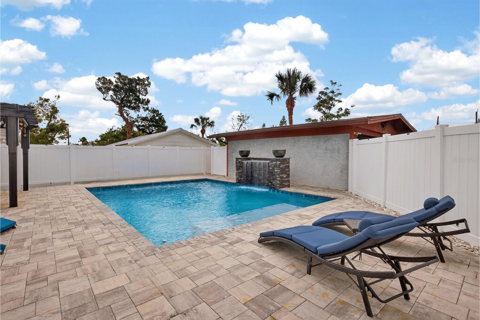 Image 15 of 37 For 344 Zelda Boulevard