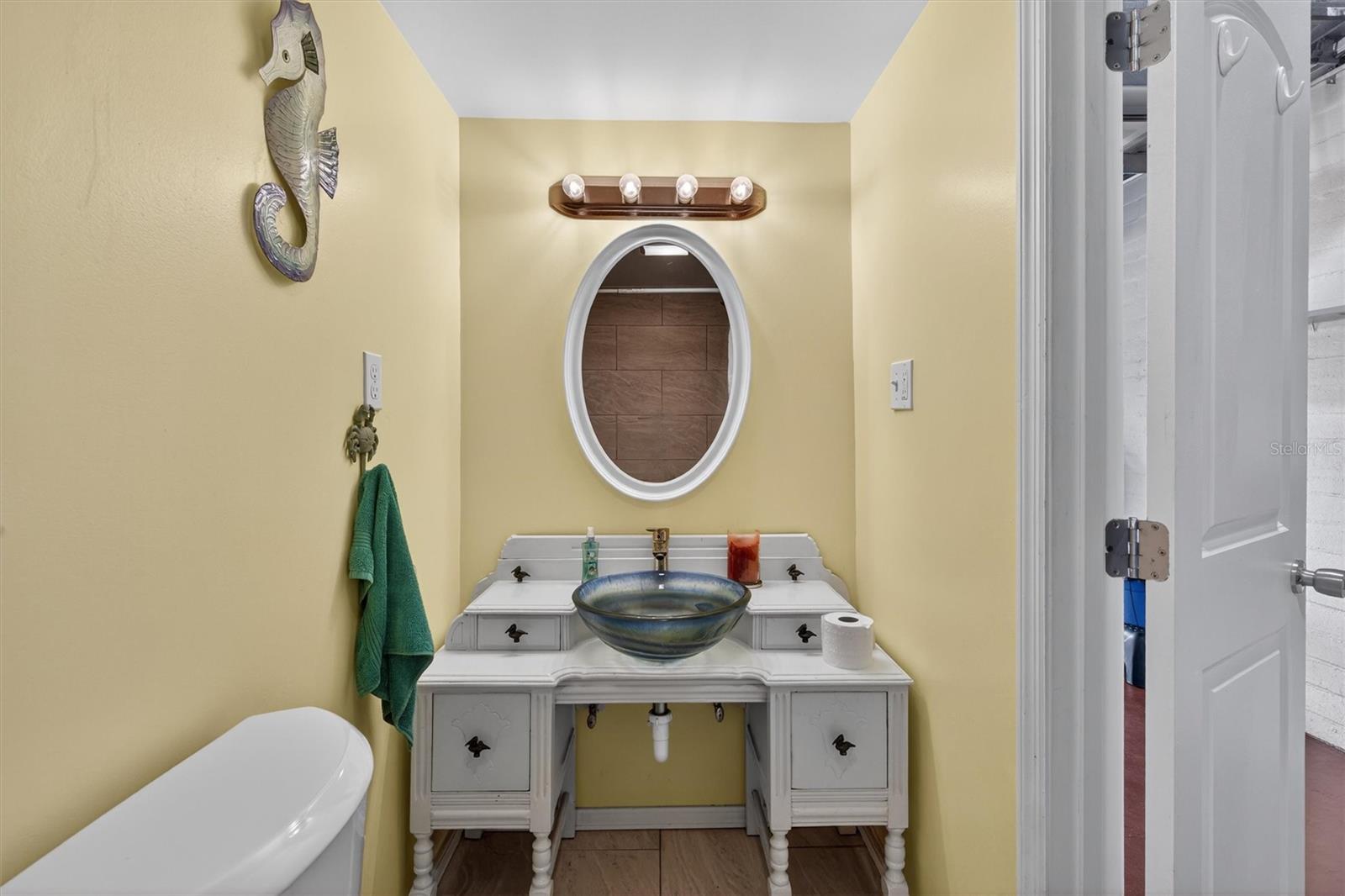 Image 23 of 37 For 344 Zelda Boulevard