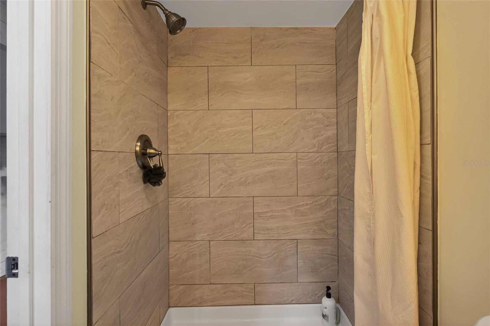 Image 24 of 37 For 344 Zelda Boulevard