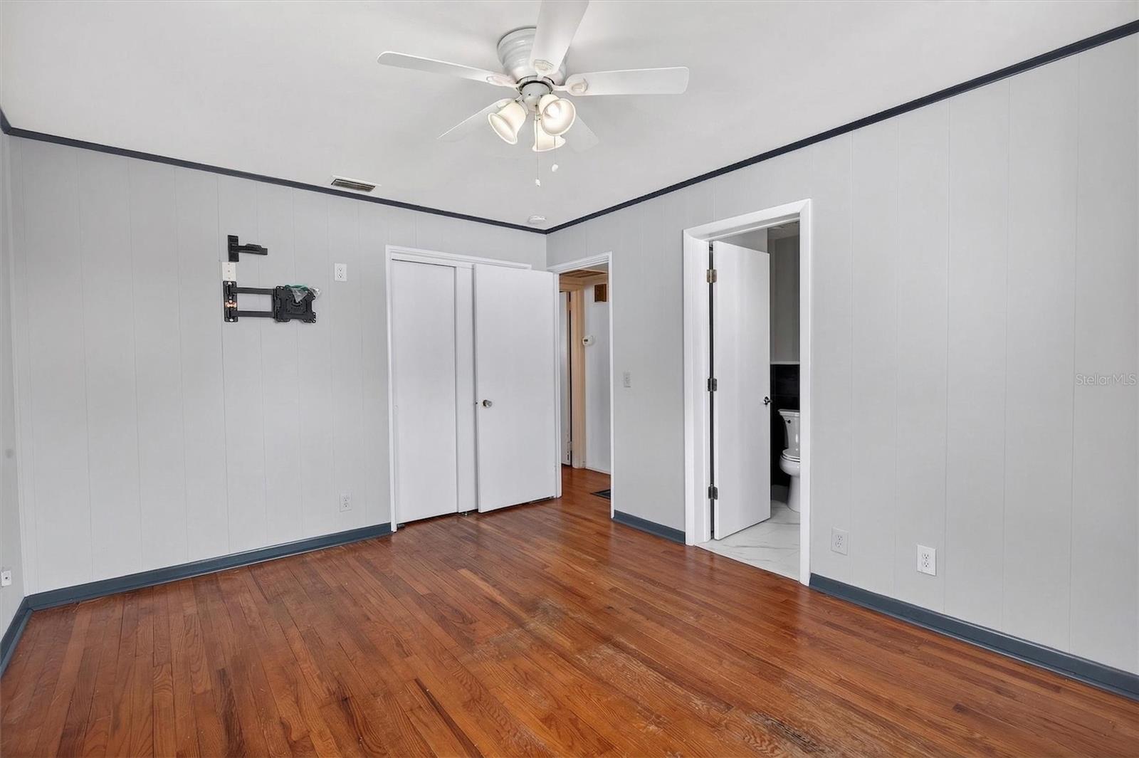 Image 30 of 37 For 344 Zelda Boulevard