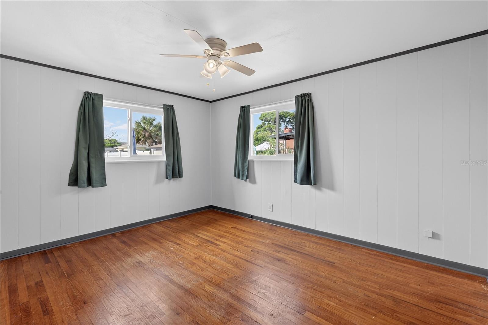 Image 32 of 37 For 344 Zelda Boulevard