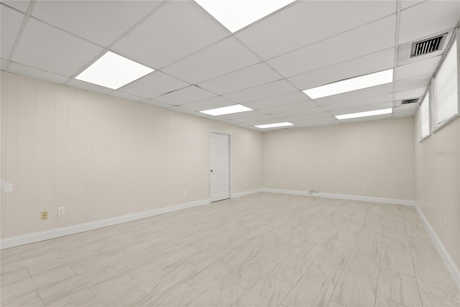 Image 5 of 11 For 260 Power Court