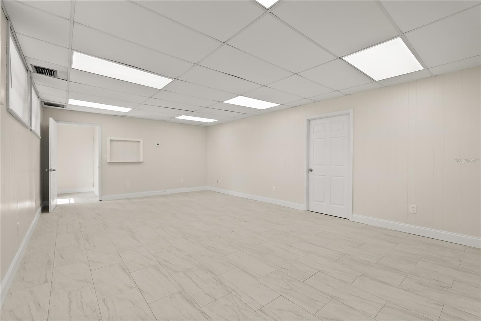 Image 7 of 11 For 260 Power Court