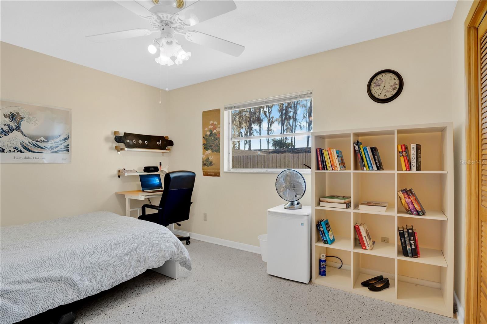 Image 16 of 37 For 5531 Chenault Avenue