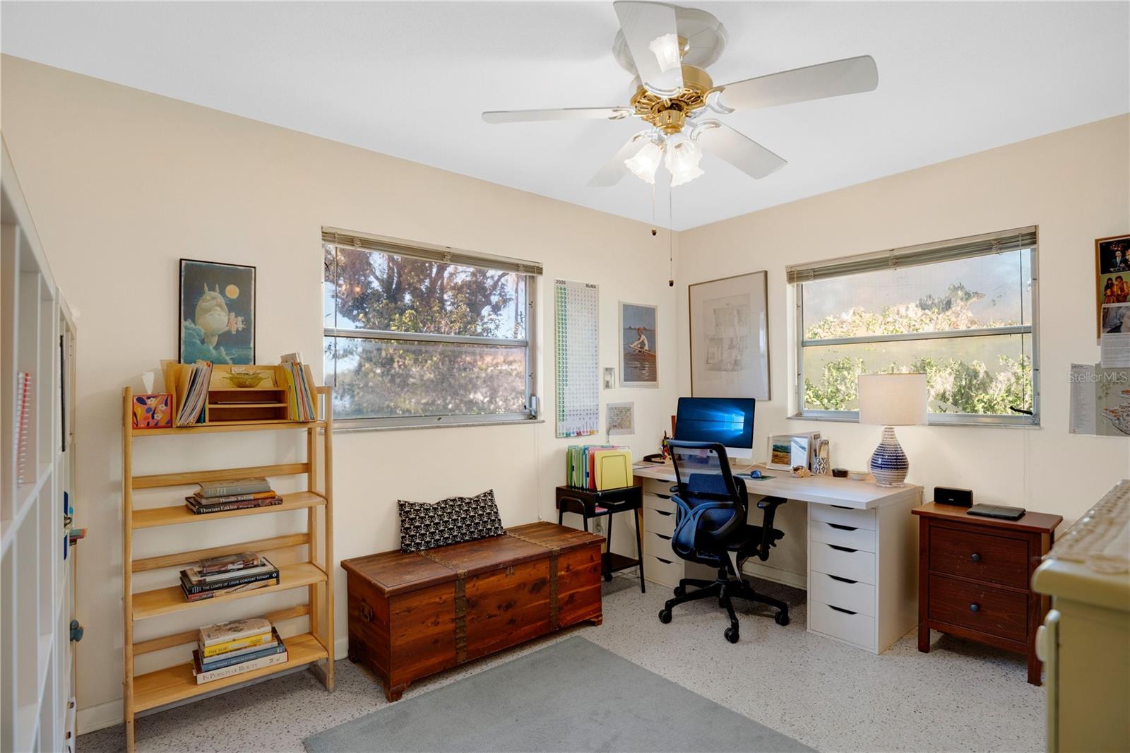 Image 18 of 37 For 5531 Chenault Avenue