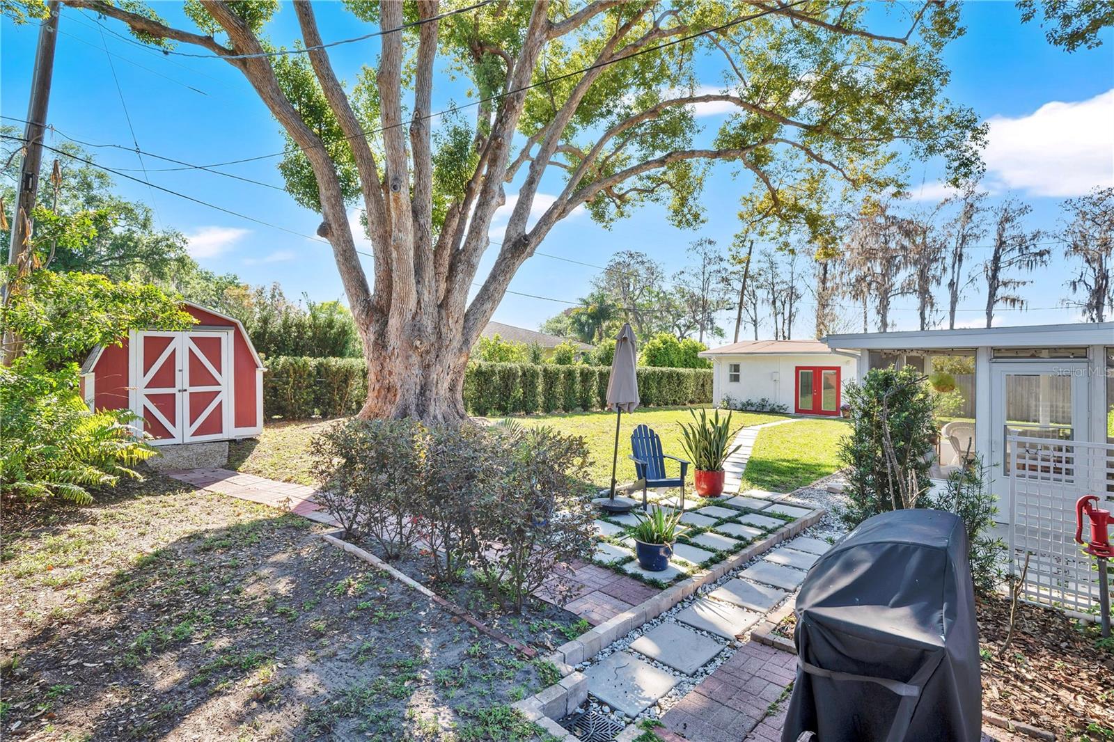 Image 26 of 37 For 5531 Chenault Avenue